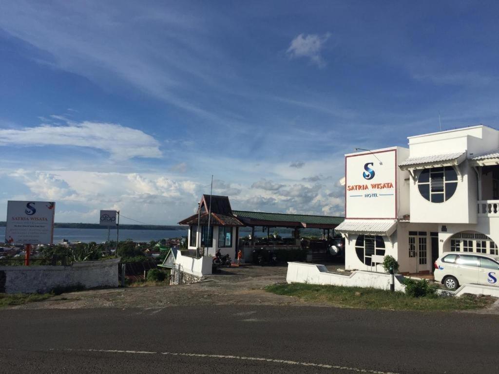 Satria Wisata Hotel Parepare Buitenkant foto