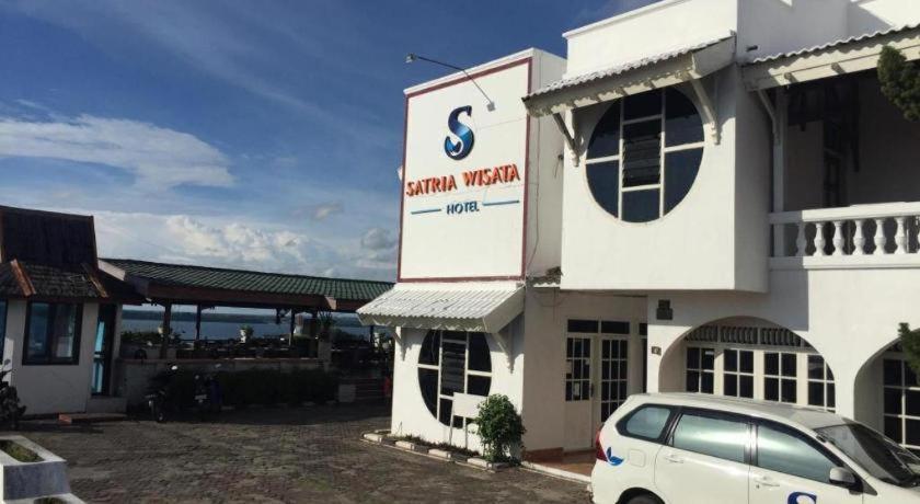 Satria Wisata Hotel Parepare Buitenkant foto