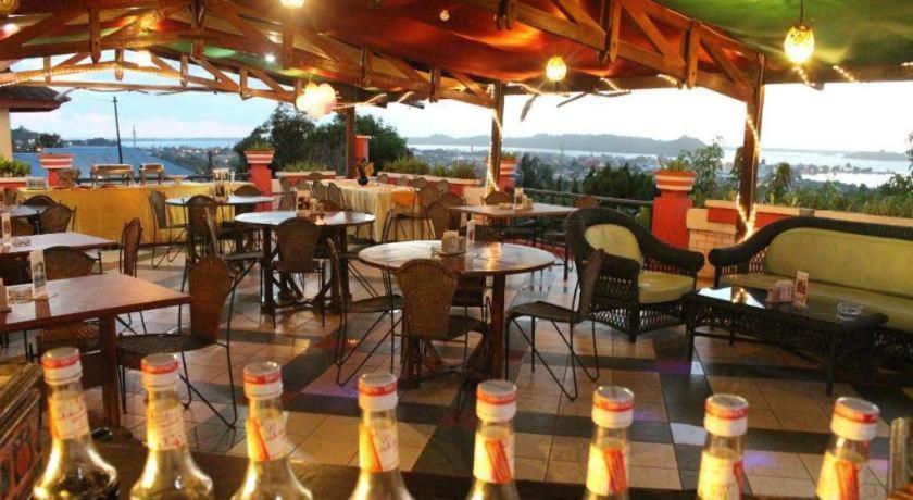 Satria Wisata Hotel Parepare Buitenkant foto