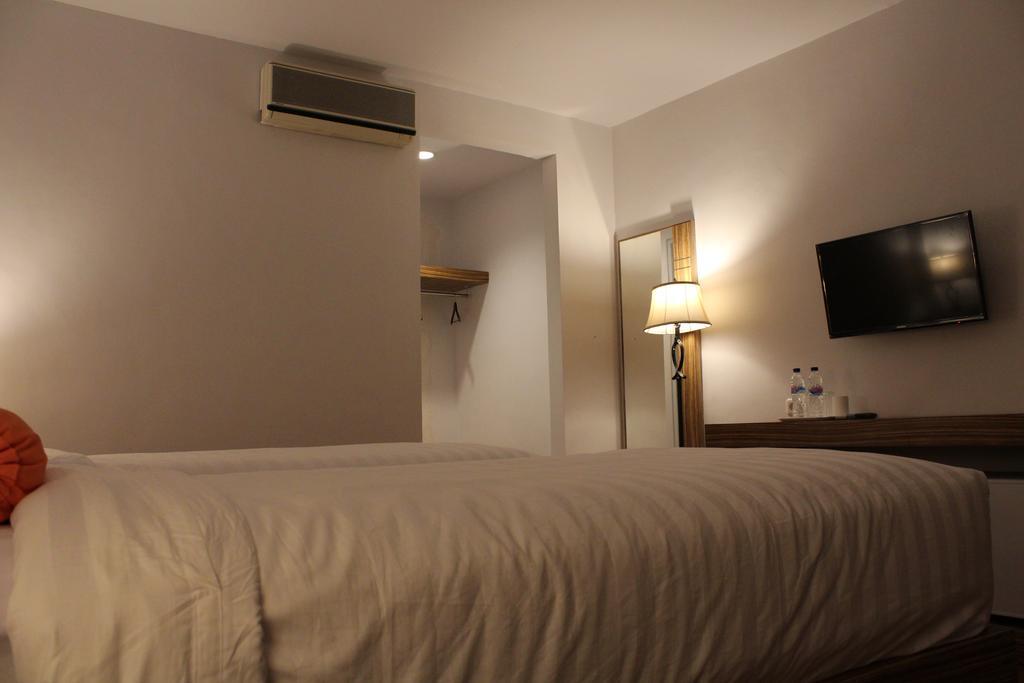 Satria Wisata Hotel Parepare Buitenkant foto