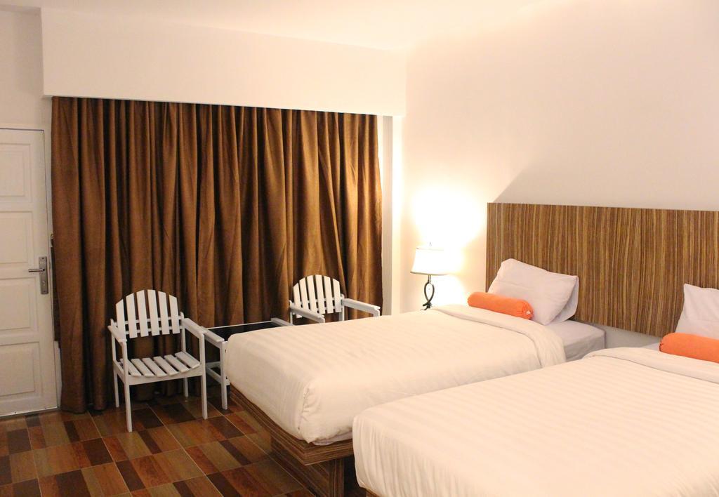Satria Wisata Hotel Parepare Buitenkant foto