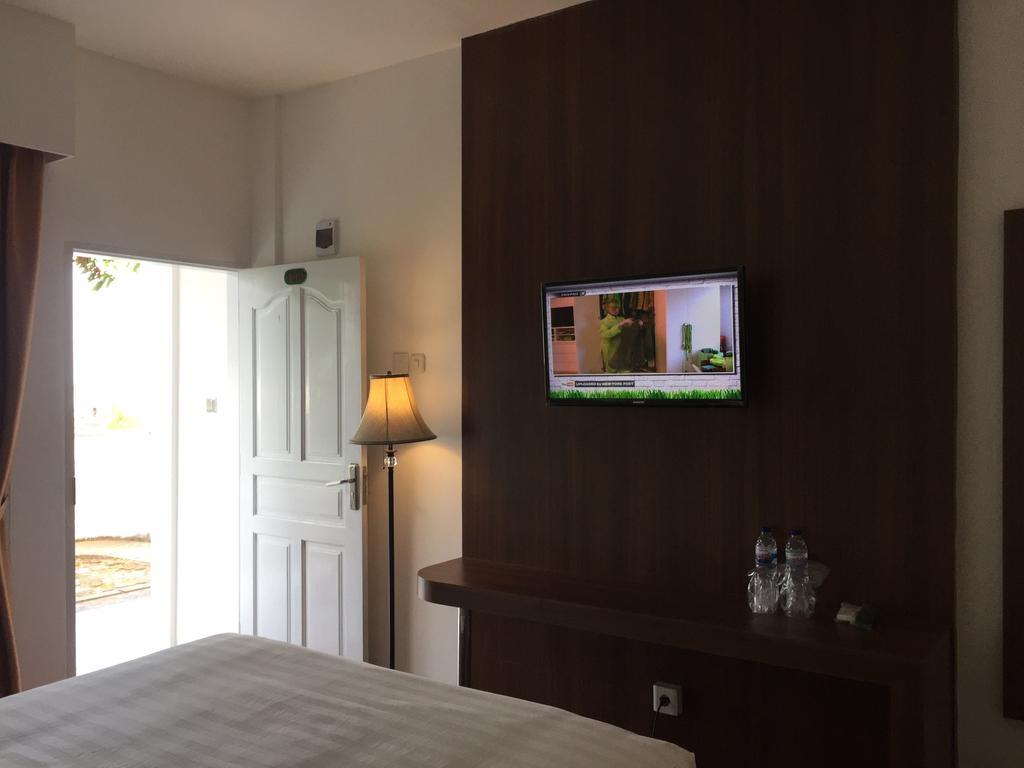Satria Wisata Hotel Parepare Buitenkant foto